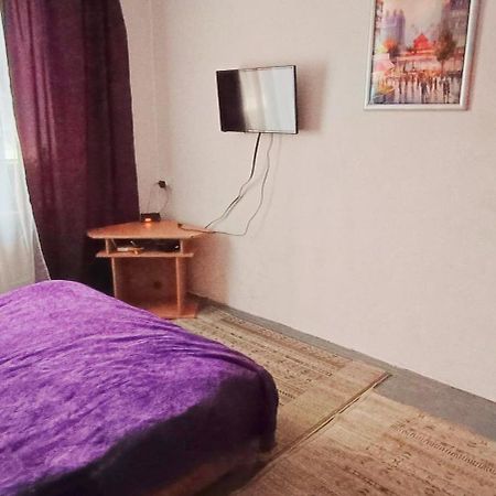 Apartment On Vadim Hetman Street 38 - Industrial Bridge Kiev Luaran gambar