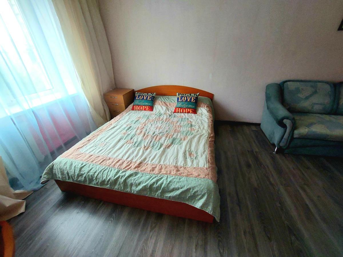 Apartment On Vadim Hetman Street 38 - Industrial Bridge Kiev Luaran gambar