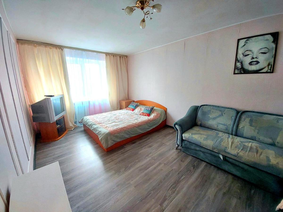 Apartment On Vadim Hetman Street 38 - Industrial Bridge Kiev Luaran gambar