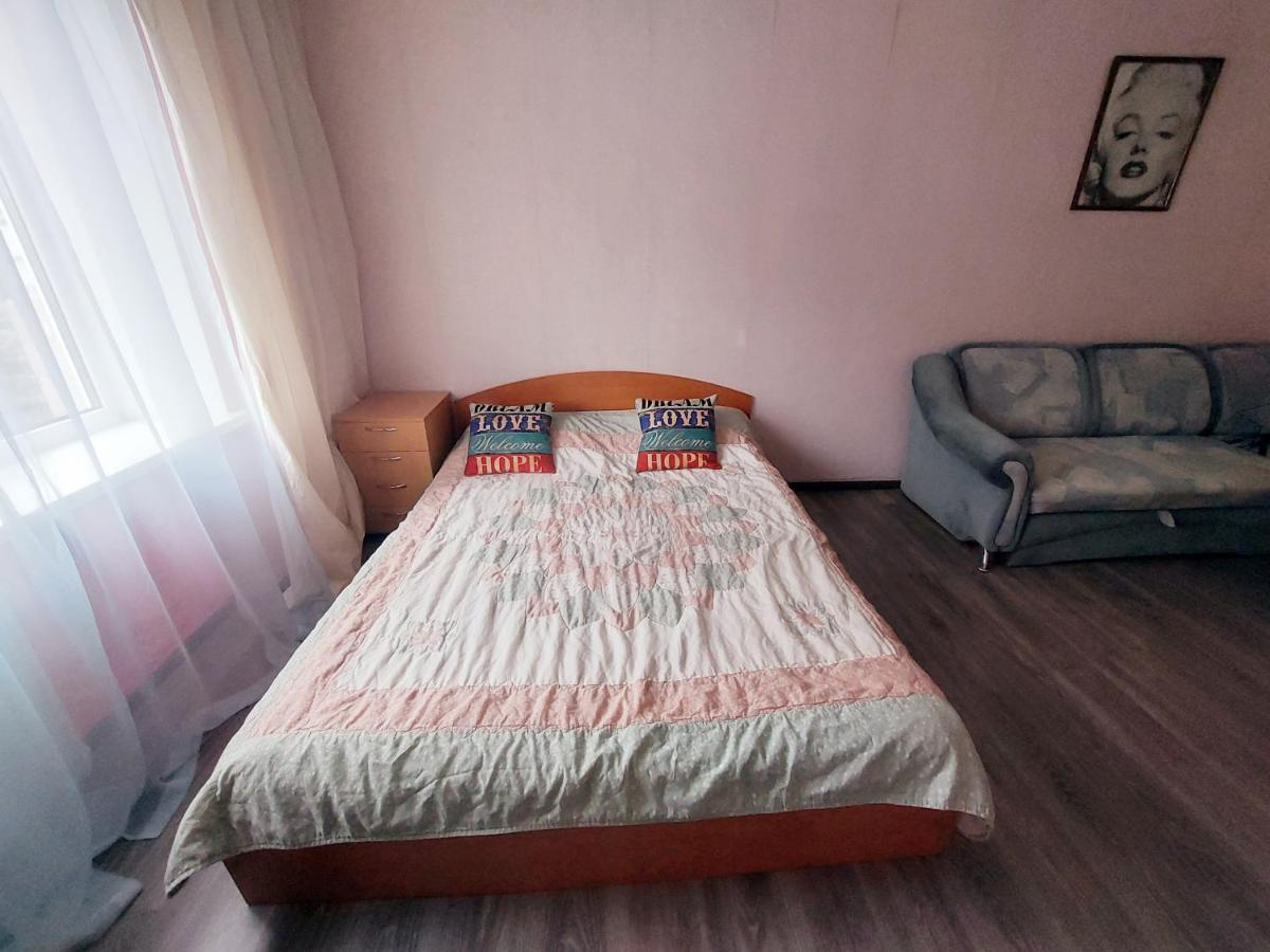 Apartment On Vadim Hetman Street 38 - Industrial Bridge Kiev Luaran gambar
